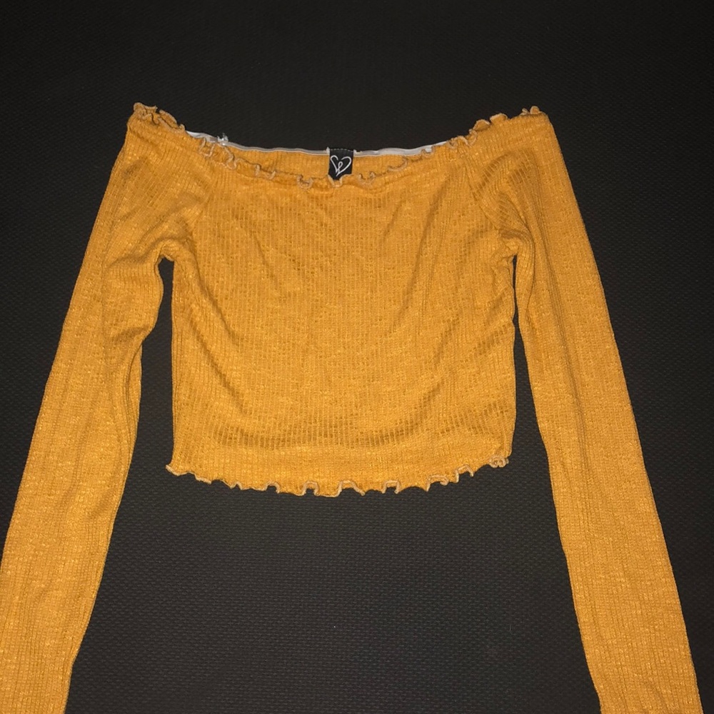 off the shoulder windsor crop top